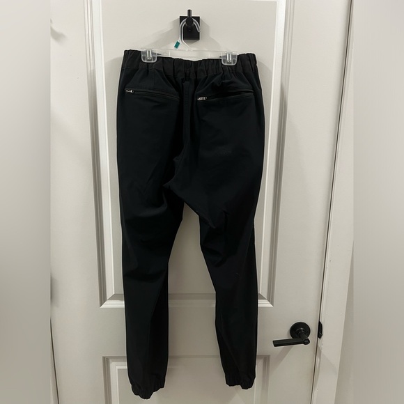 Lululemon Warpcity Jogger - Picture 2 of 4